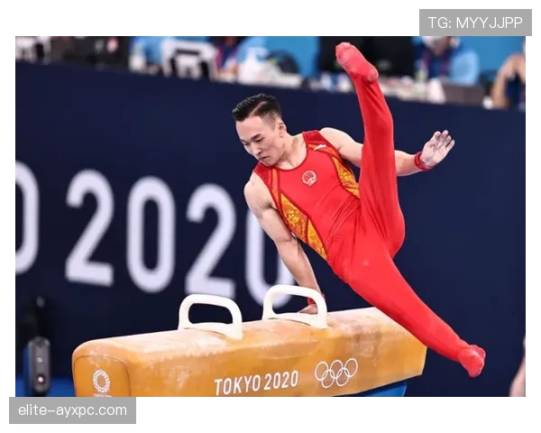 肖若腾赛前啃鸡腿,教练在旁边急得直跺脚